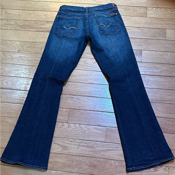 Low rise bootcut jeans 7 For All Mankind bejewelled back pockets. - Picture 2 of 3